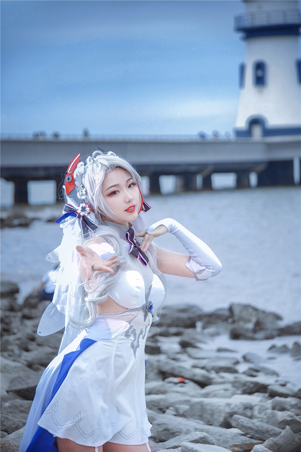 91chigua独家：秘密酒会中，偶像与女伴轻触间传递出火热信号，91cooper