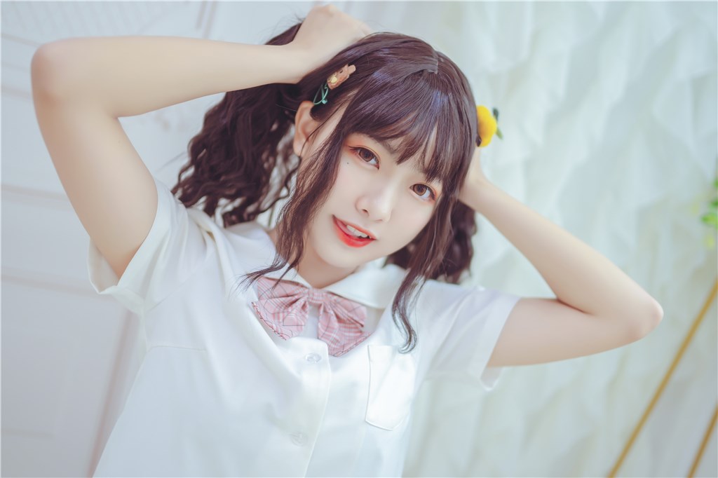 91chigua爆料专栏:偶像与神秘女伴夜间密谈,疑似传递情感密码,91popvv